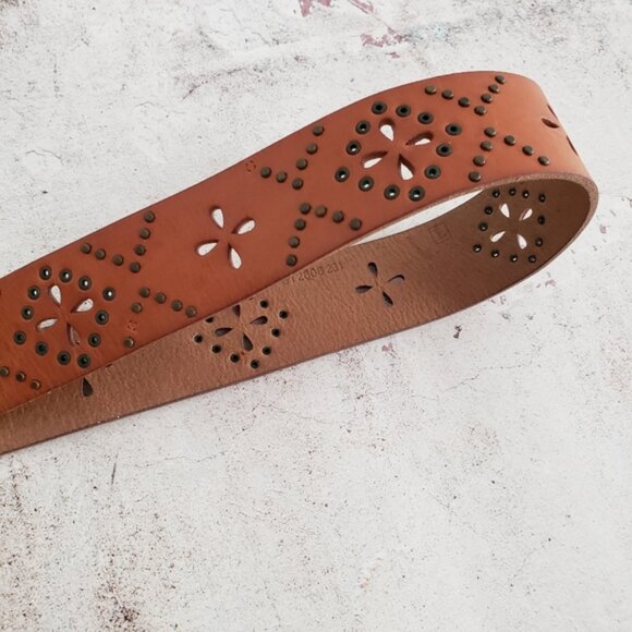 Fossil Genuine Leather Bohemian Laser Cutout Studded Belt size L - Picture 7 of 10